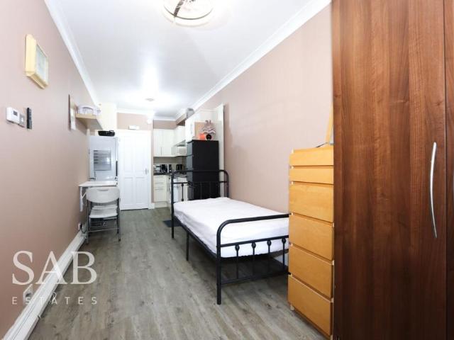 Studio for rent in London Borough of Ealing, Greenford