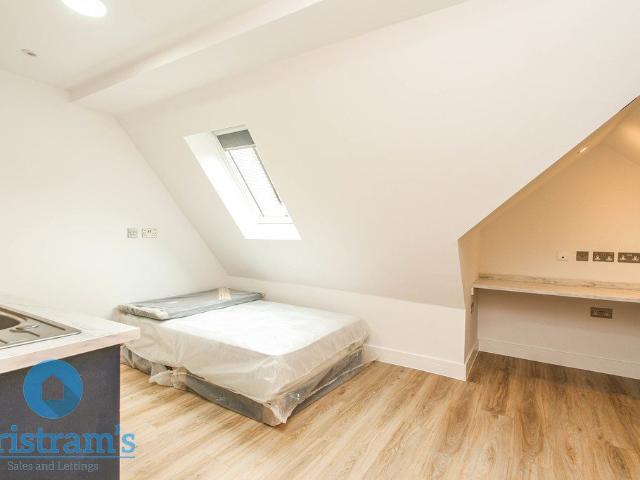 Studio for rent in Haddon, Isle Of Man