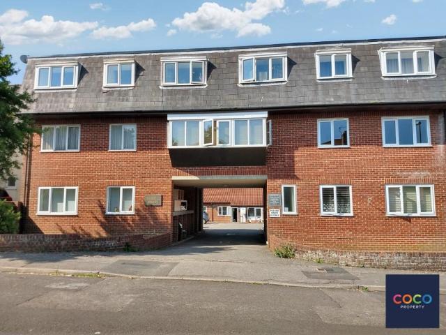 Studio for rent in Poundbury, Fordington