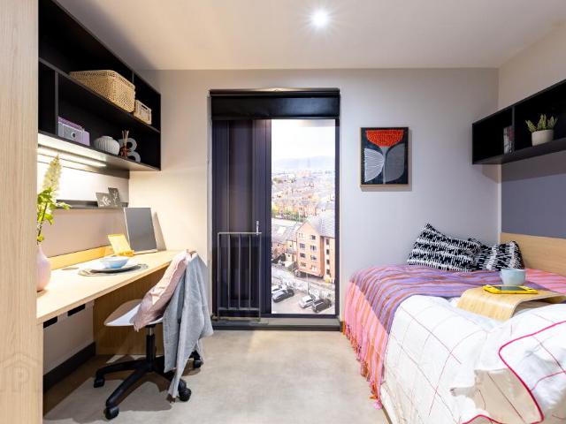 Studio for rent in Northern Ireland