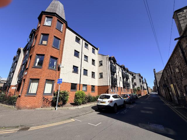 Studio for rent in North Leith, Scotland