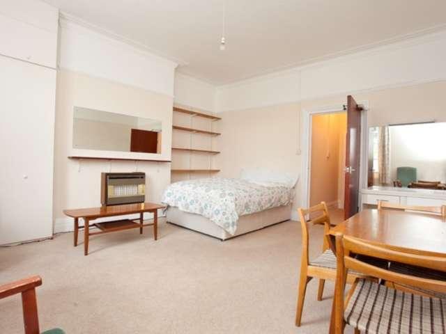 Studio for rent in Notting Hill, Greater London
