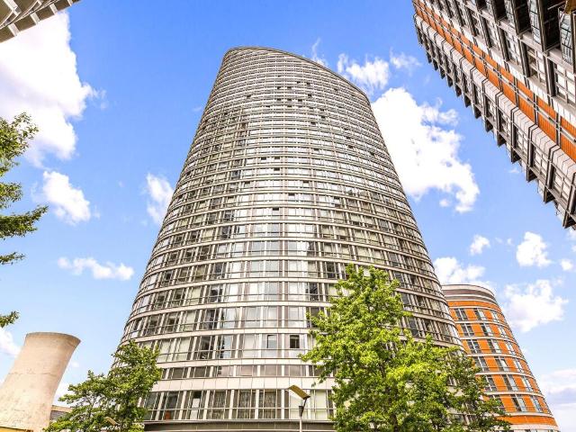 Studio for rent in New Providence Wharf, Greater London