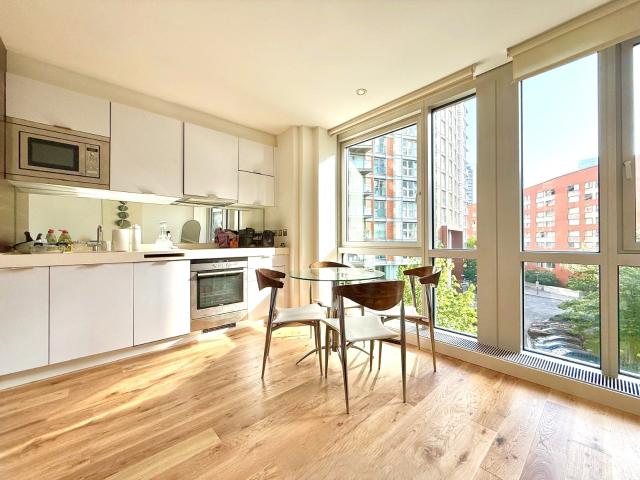 Studio for rent in New Providence Wharf, Greater London