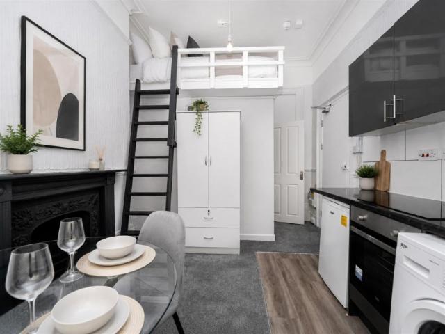 Studio for rent in Brunswick, Brighton & Hove