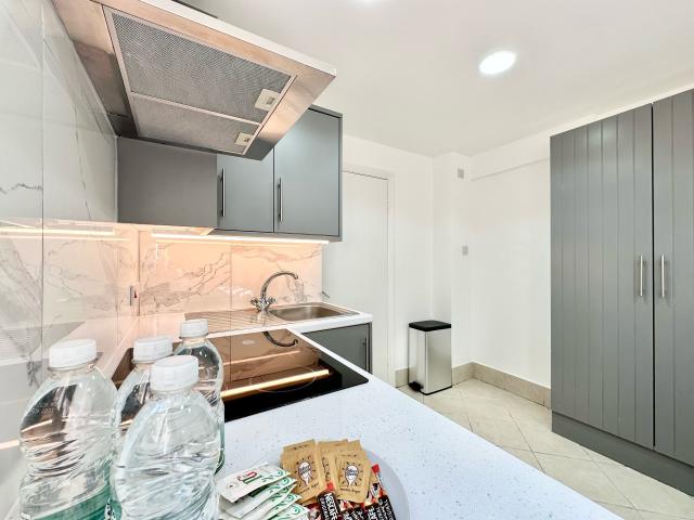 Studio for rent in Earl's Court, Greater London