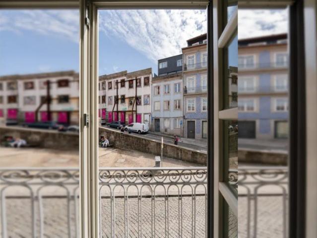Estúdio alugar em Conjunto Urbano da Ribeira, Porto