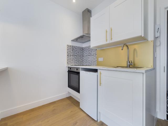 Studio for rent in Brunswick, Brighton & Hove