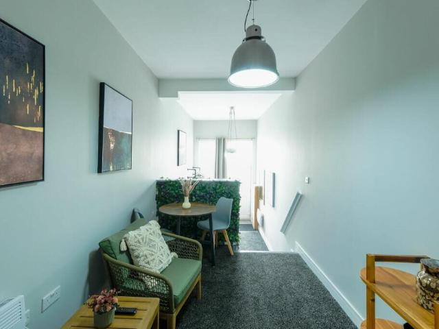 Studio for rent in Horfield, Feckenham