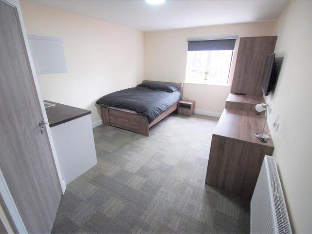 Studio for rent in Ball Hill, West Midlands