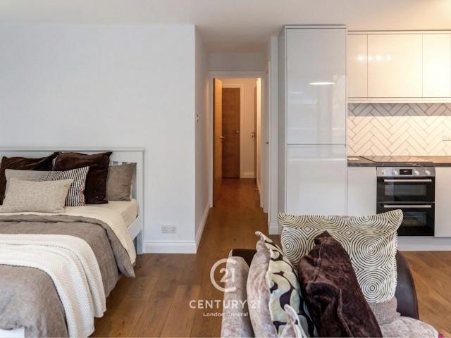 Studio for rent in Kensington, Greater London