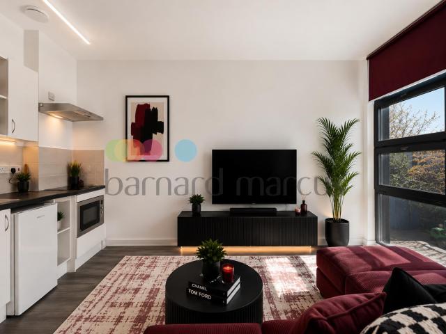 Studio for rent in London Borough of Croydon, Greater London