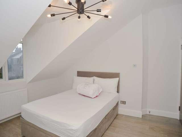 Studio for rent in Earl's Court, Greater London