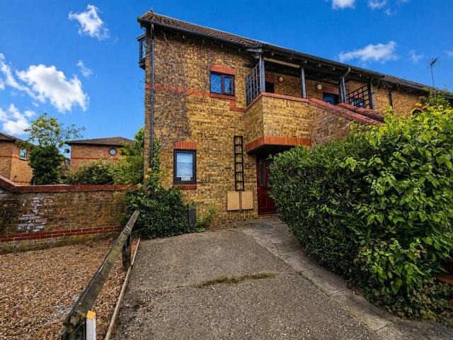 Studio for rent in Shenley Church End, Milton Keynes