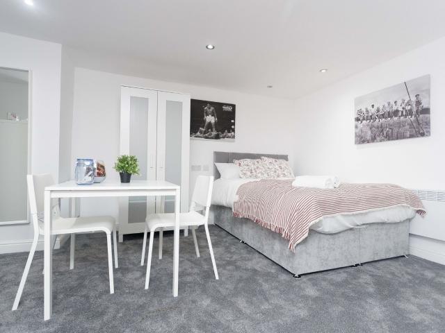 Studio for rent in West Yorkshire