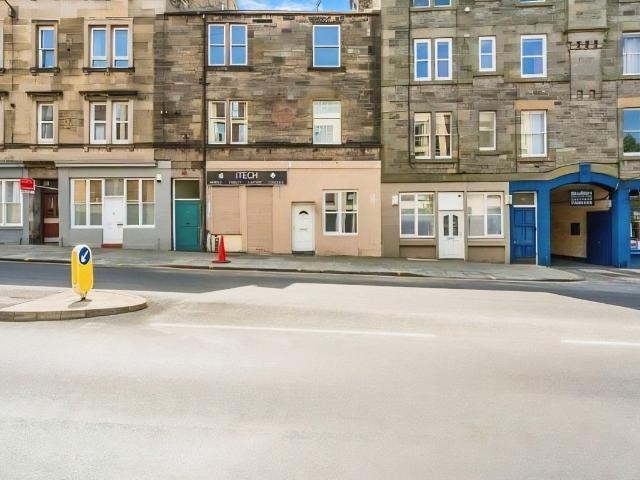Studio for rent in Southside, Scotland