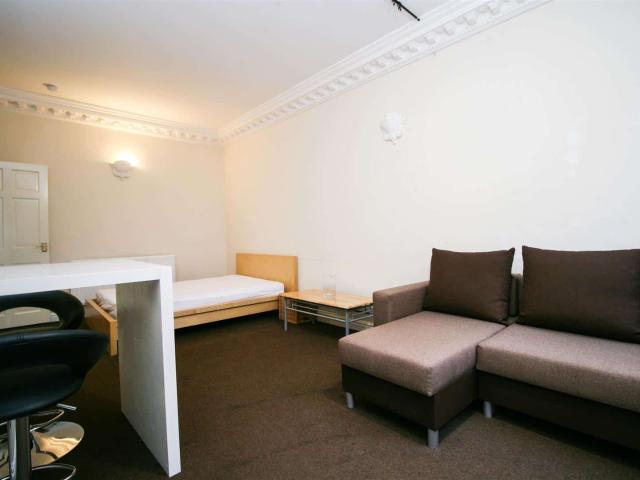 Studio for rent in Jewellery Quarter, Birmingham