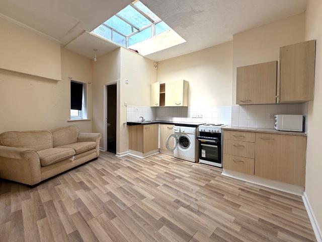 Studio for rent in Upperton, Eastbourne