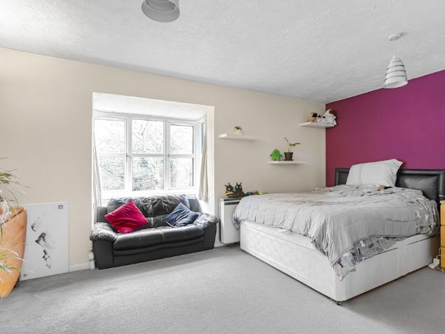 Studio for rent in St Albans, Jersey Farm
