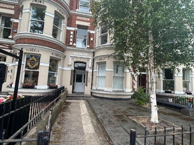 Studio for rent in Queen's Quarter, Northern Ireland