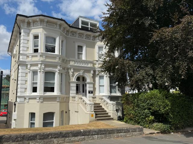 Studio for rent in St James, Sandown Park
