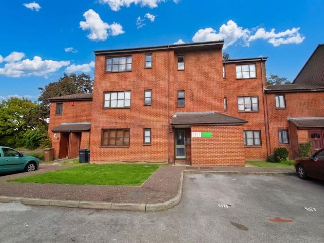 Studio for rent in Cowley, Greater London
