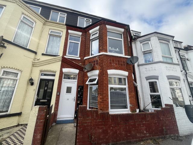 Studio for rent in Newtown, Stokesby