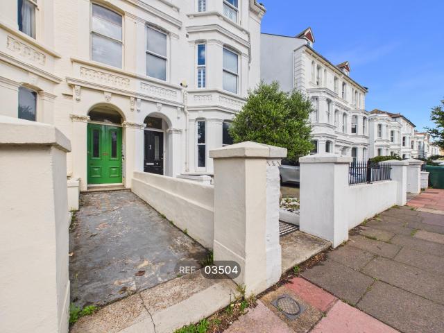 Studio for rent in Aldrington