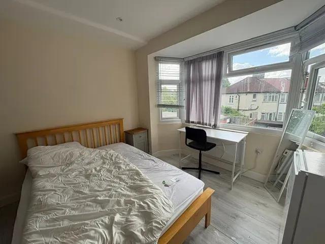 Studio for rent in London Borough of Ealing, Perivale