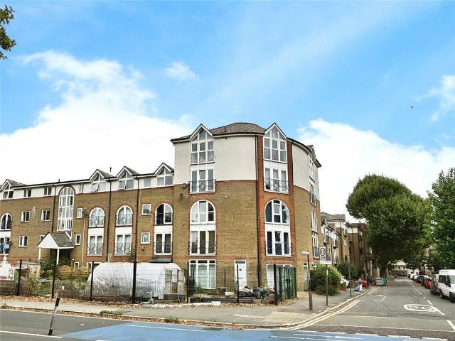 Flat for sale in London Borough of Lewisham, Greater London