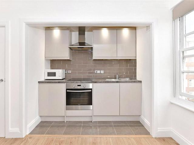 Flat for sale in City of Westminster, Greater London