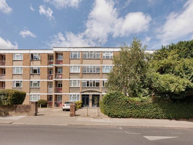 Flat for sale in Putney, Greater London