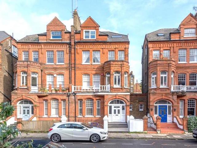 Flat for sale in West Kensington, Greater London