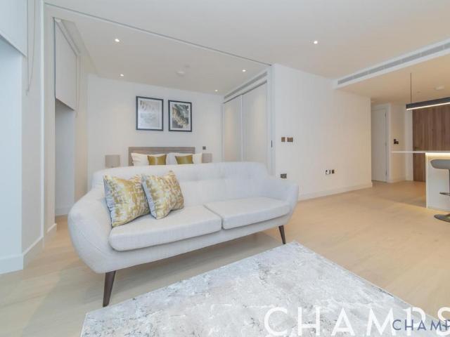 Flat for sale in Shepherd's Bush, Greater London