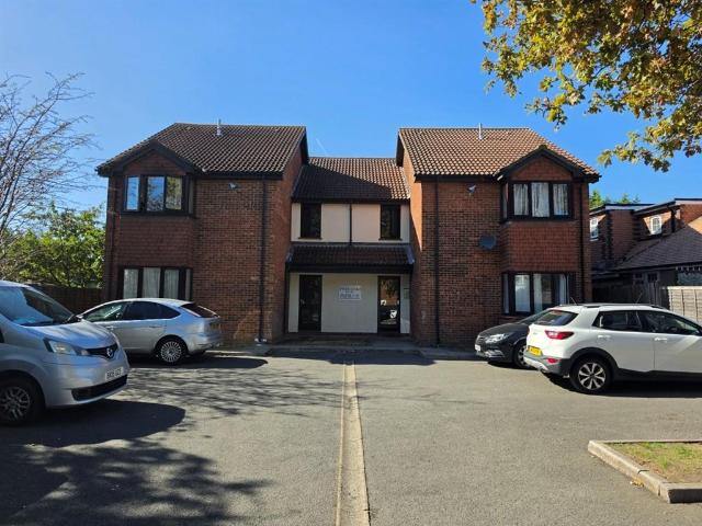 Flat for sale in London Borough of Hillingdon, Greater London