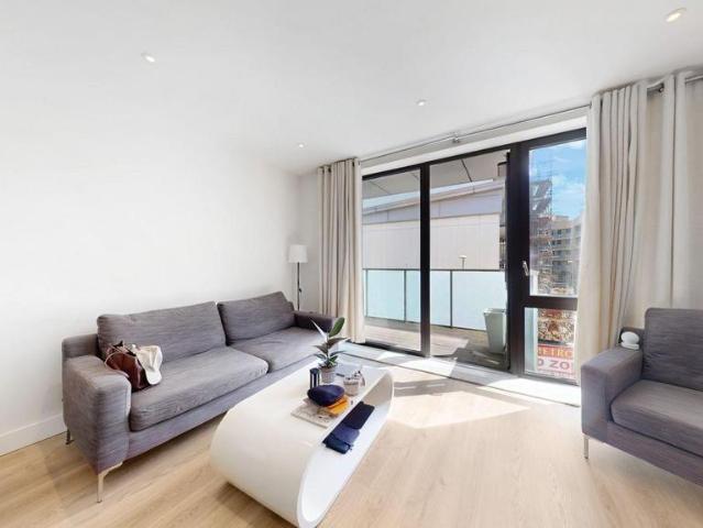 Flat for sale in Aberfeldy Village, Blackwall