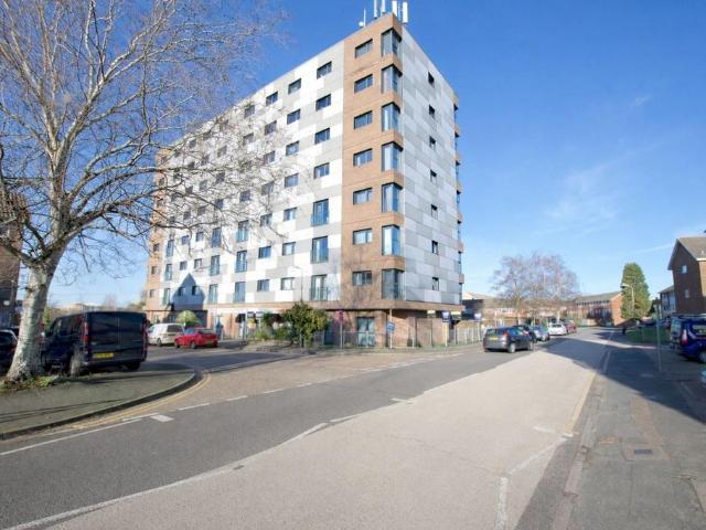 Flat for sale in Swanley, The Butts