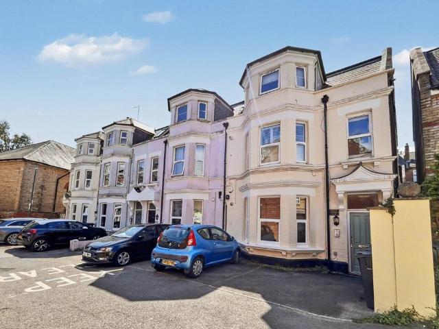 Flat for sale in Bournemouth