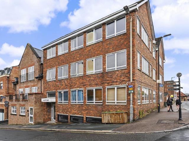 Flat for sale in Chesham