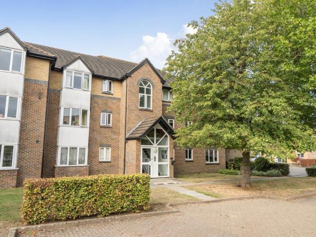 Flat for sale in London Borough of Sutton, Greater London