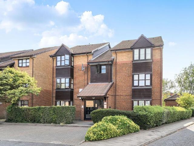 Flat for sale in Sudbury, Greater London