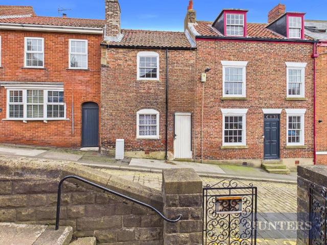 Flat for sale in The Old Town, Scarborough