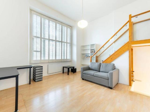 Flat for sale in Paddington, Greater London