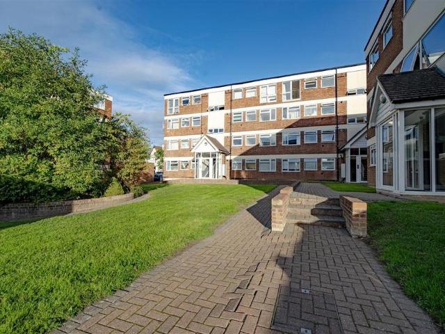 Flat for sale in London Borough of Lambeth, Greater London