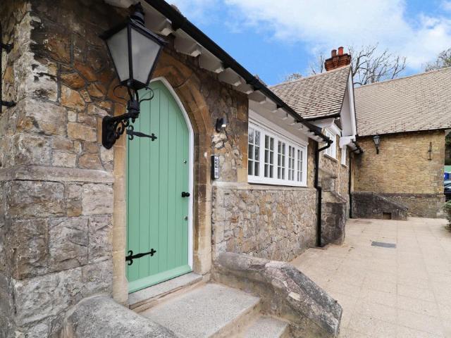 Flat for sale in The Butts, Kent
