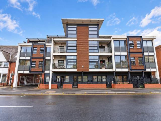 Flat for sale in Southport, Sefton
