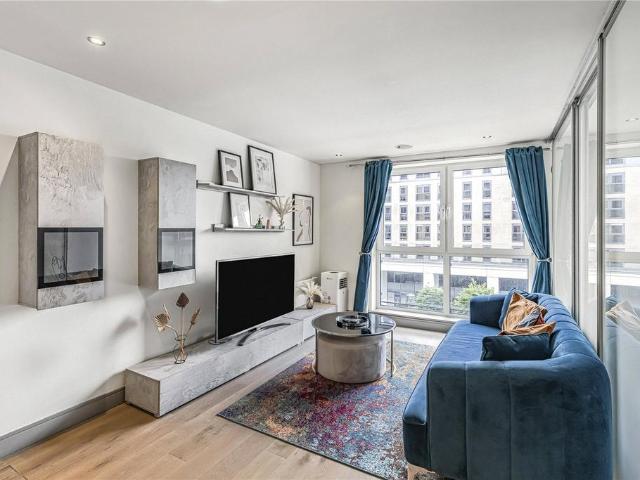 Flat for sale in Sands End, Greater London