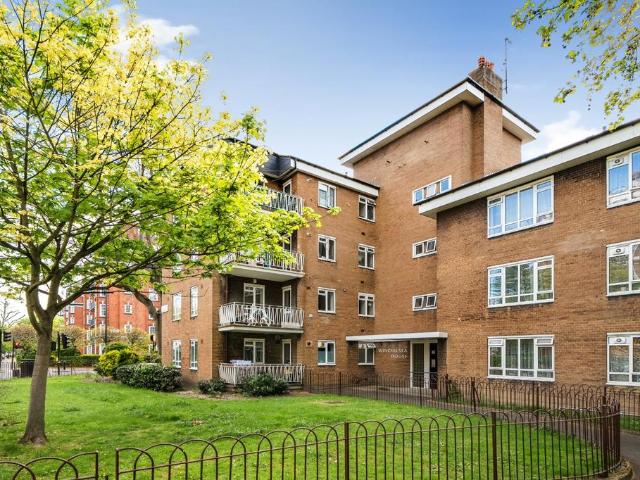 Flat for sale in St. John's Wood, Greater London
