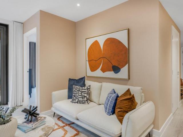Flat for sale in Greenwich Peninsula, Isle Of Man