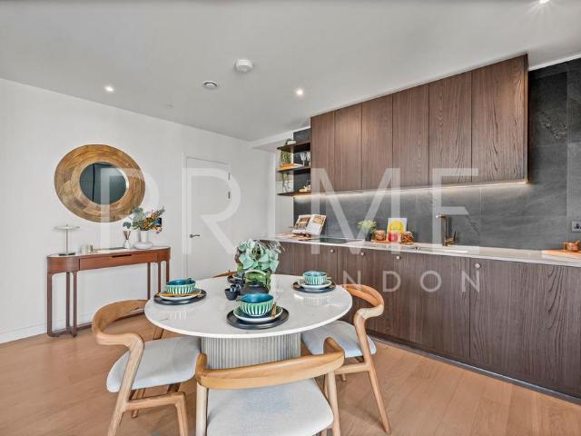 Flat for sale in London Borough of Southwark, Greater London